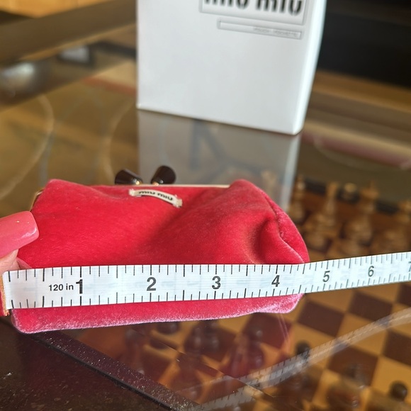 NIB MIU MIU PINKISH KISSLOCK COIN PURSE 4.5 X 4.5 VELVETY FEEL - Picture 9 of 10